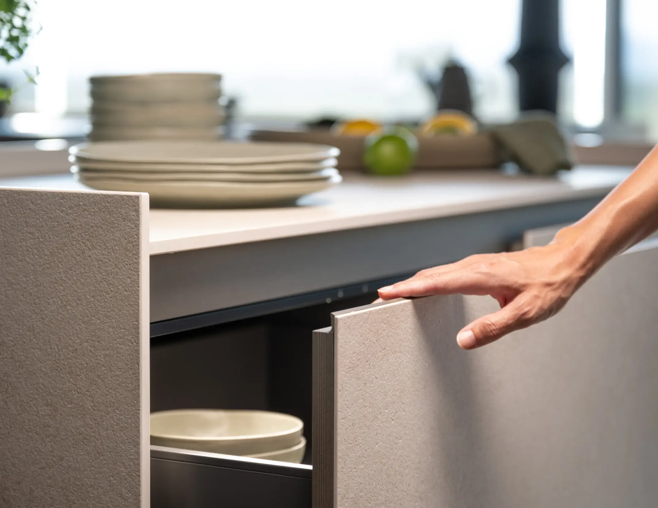 Cuisine italienne Zecchinon Cucine — composition signature, finitions bois et matières nobles, Biarritz