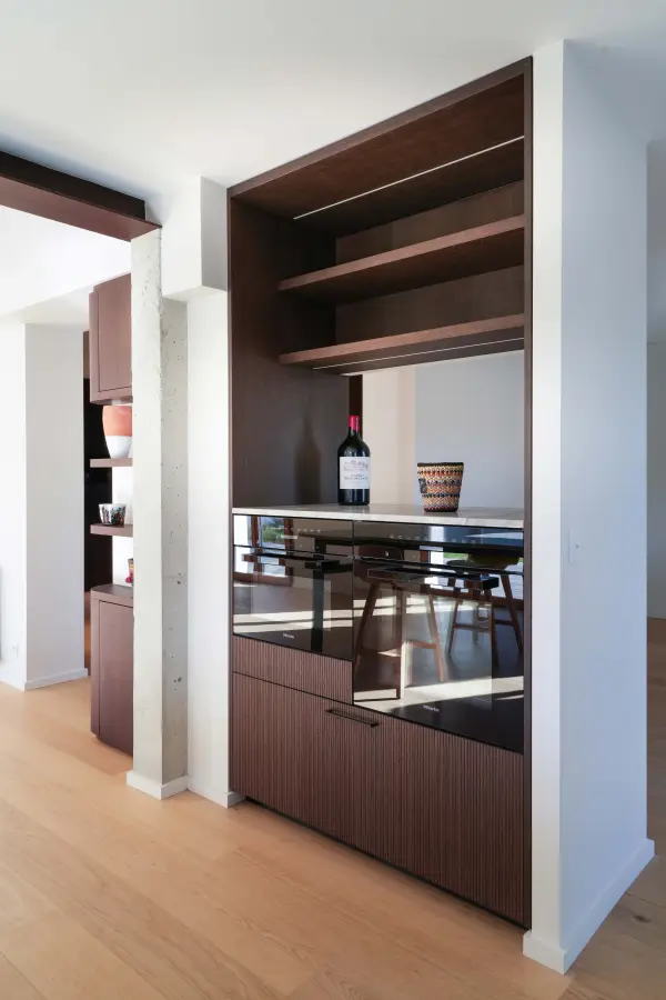Cuisine bois & marbre à Arcangues — L'atelier Contemporain × Cenza