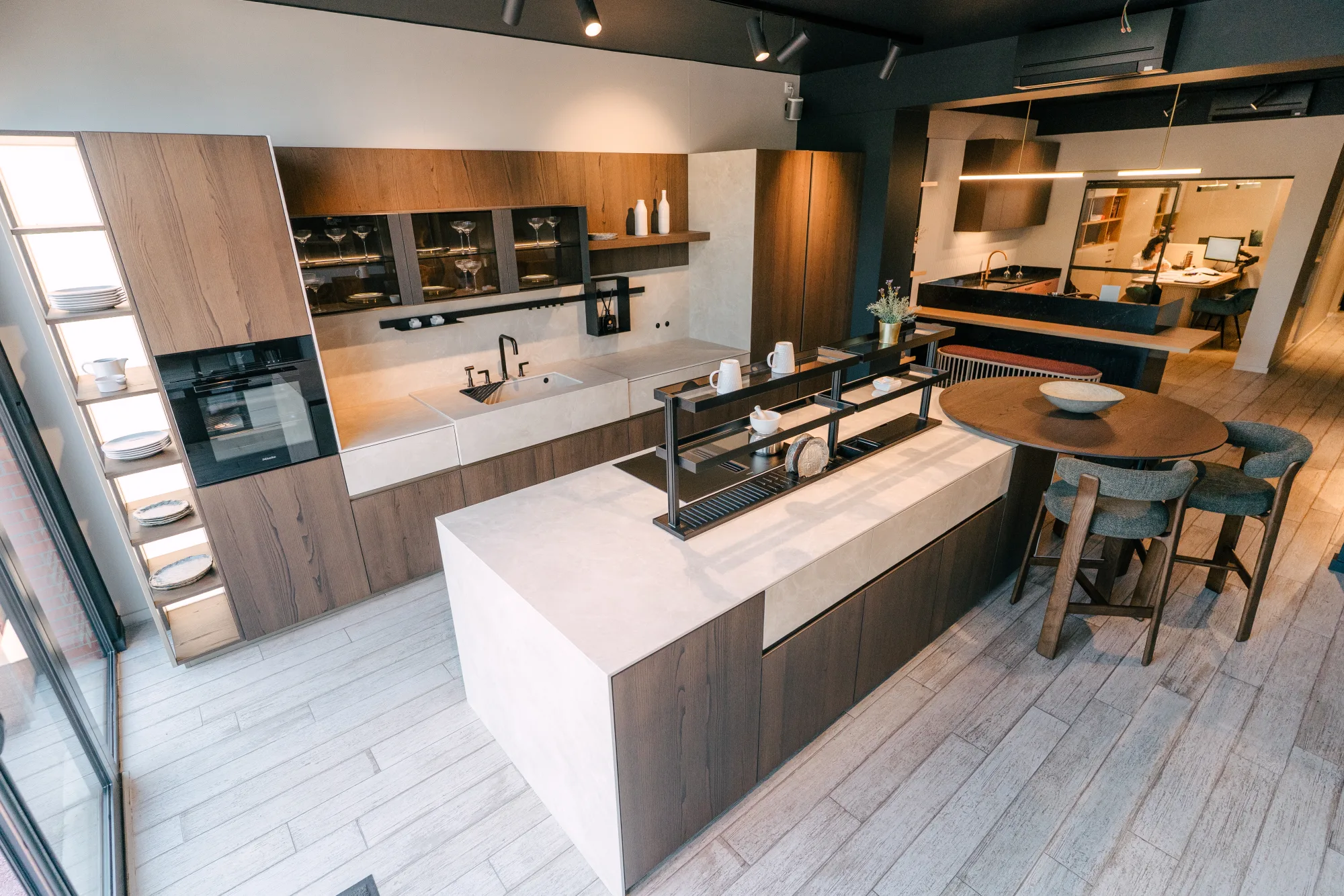 Showroom L'atelier Contemporain — mobilier design aux Docks de Biarritz, Pays Basque